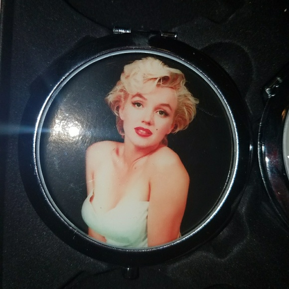 Mirror - Picture 1 of 3